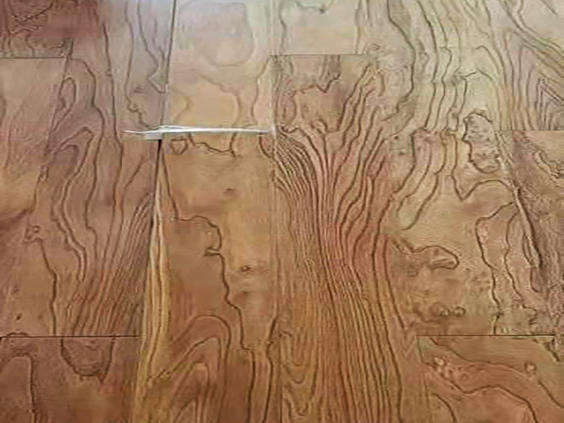 木地板維修翻新：把地板裂縫中的灰塵清理干凈，裂縫周邊貼上美紋紙。用注射器把安環(huán)密封膠填滿裂縫，用刮板刮平，美紋紙揭掉。修補材料固化后，一定要有彈性，室內溫度變化裂縫大小會變化；固化后會因裂縫漲縮產生脫落或開裂不能防塵。