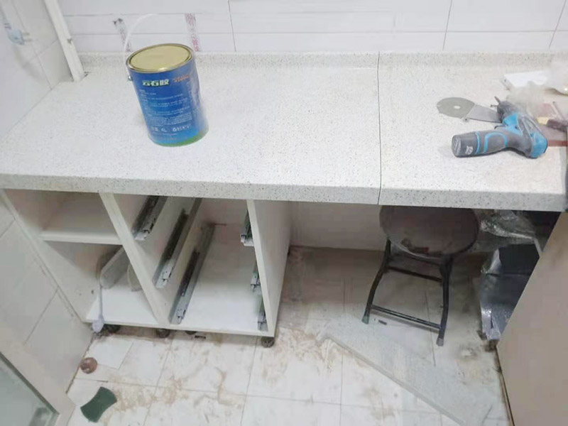 安裝燈具的師傅電話，吊燈、客廳燈和壁燈分別有什么安裝不同之處