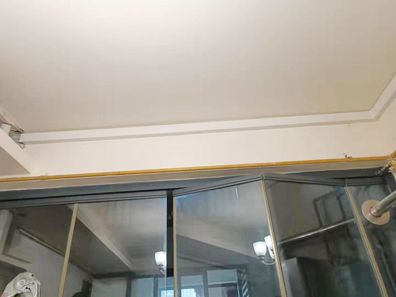 明管安裝維修：第一步是測量，確定線管和一級(jí)配電箱的固定點(diǎn)位。第二步是加工我們所需要的線管。第三步是線管的安裝和固定。第四步是管路進(jìn)入線盒或者是線盒。