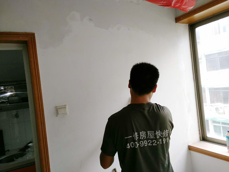 深圳墻面刷漆的價(jià)格大概多少，深圳墻面刷漆需要注意什么