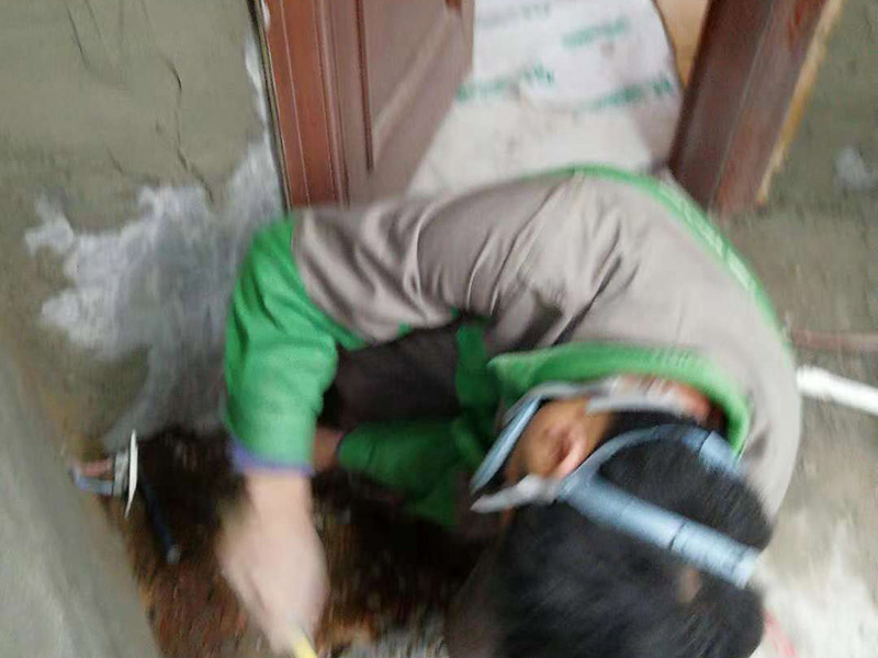 綿陽頂樓漏水怎么徹底解決，綿陽頂樓漏水靠譜的公司