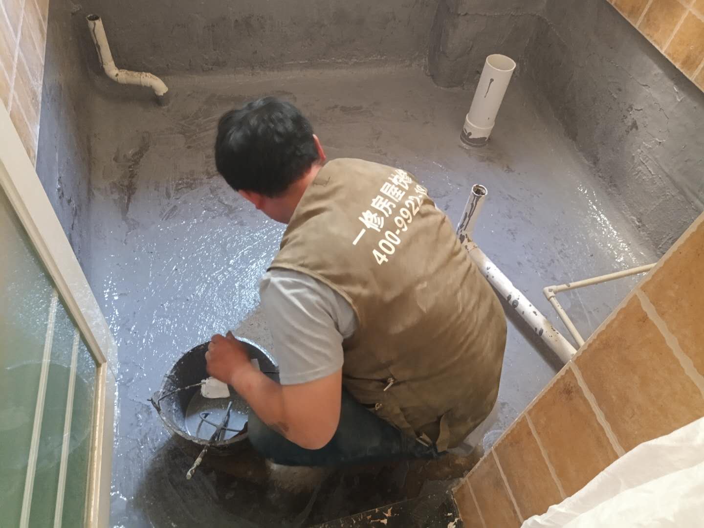 衛(wèi)生間墻壁漏水太糟心了，只要解決這兩