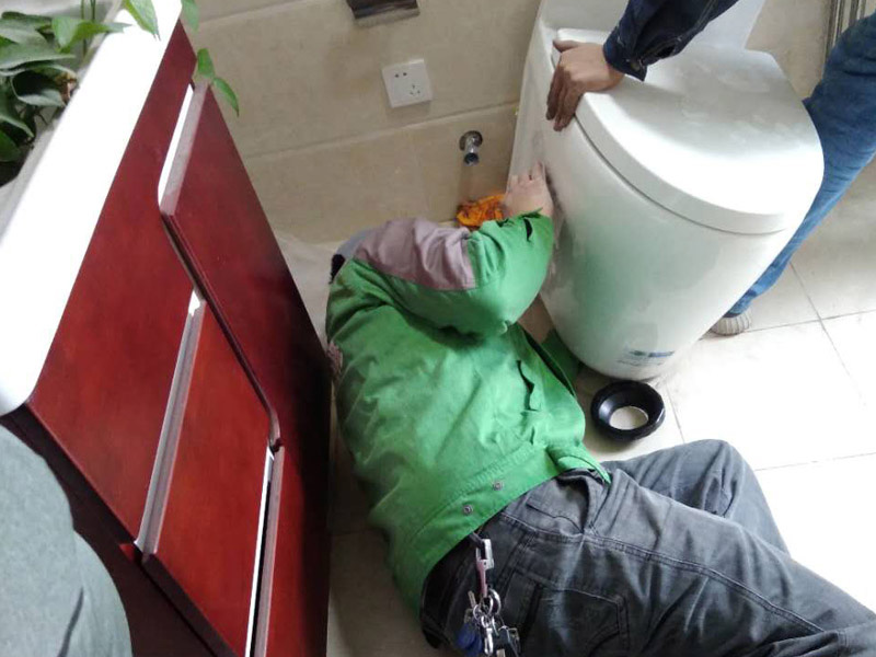 衛(wèi)生間返臭難以忍受？一修教你三招輕松