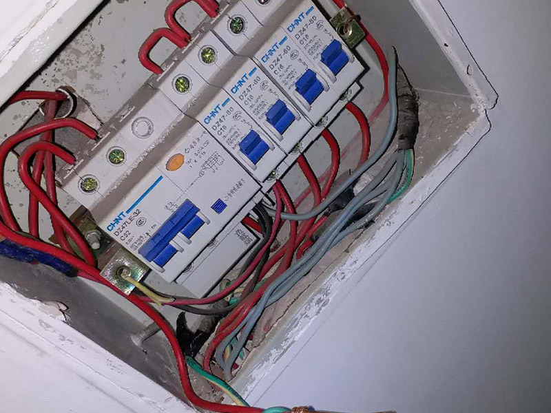 哪家?jiàn)涞拙S修公司有專(zhuān)業(yè)電工，婁底電路