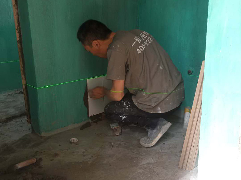 裝修鋪地磚多少錢一平方，貼瓷磚多少錢