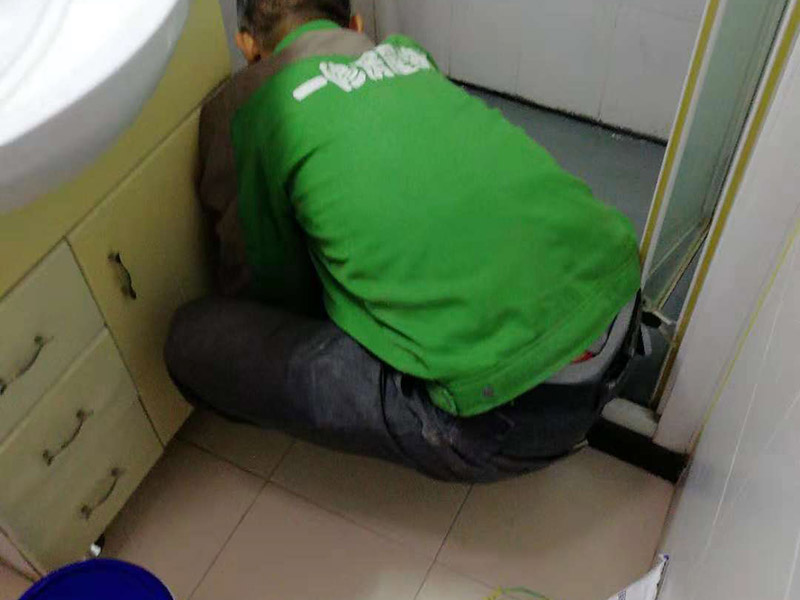 廚房天花板漏水處理方法，廚房天花板漏